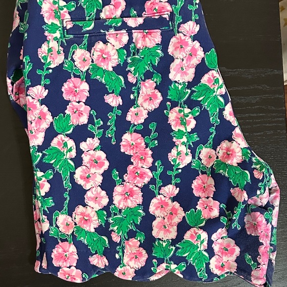 Lilly Pulitzer 7 inch Knit Shorts - Picture 4 of 5